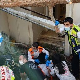 Bnei Brak: 19-Year-Old Newly Married Woman Loses Leg After Tree Falls On Her