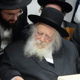 Rabbi Kanievski And Rabbi Edelstein: Organize Minyanim Outdoors, Wear Masks, No Sukkos Visits