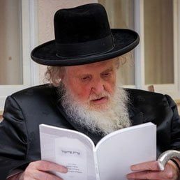 POWERFUL P’SAK: Rav Moshe Shternbuch: Don’t Count Corona Mosrim in a Minyan