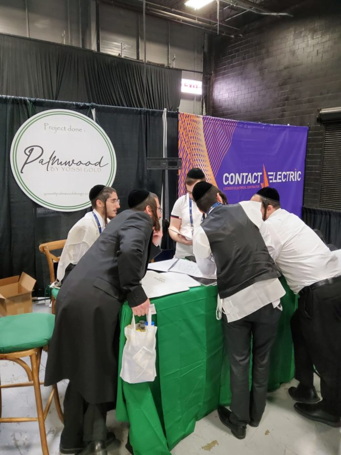 Chasidic Commerce Shines as Thousands Attend Satmar Business Expo 10