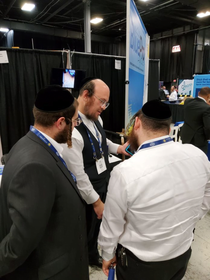 Chasidic Commerce Shines as Thousands Attend Satmar Business Expo 11