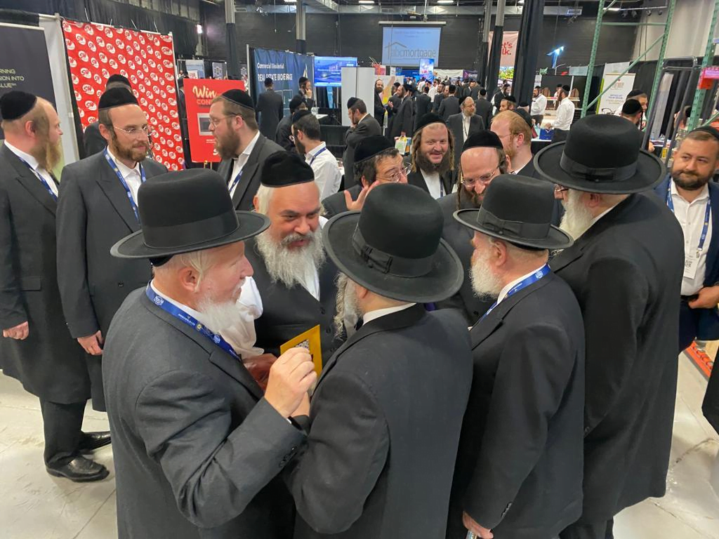 Chasidic Commerce Shines as Thousands Attend Satmar Business Expo 3